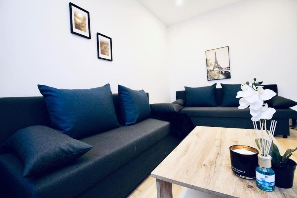 Apartment Comfy 4br With Terrace In Great Location *
