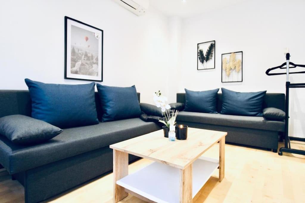 Comfy 4br With Terrace In Great Location
