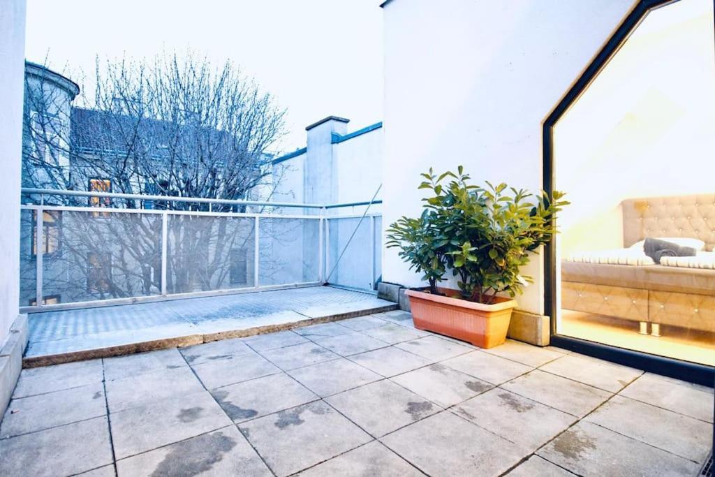Apartment Comfy 4br With Terrace In Great Location *