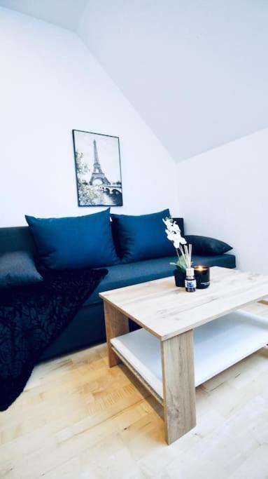 Comfy 4br With Terrace In Great Location Apartment