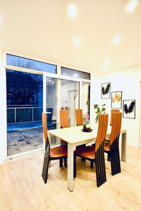 Comfy 4br With Terrace In Great Location *