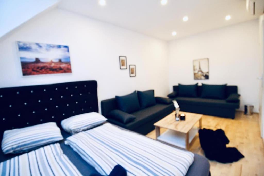 Comfy 4br With Terrace In Great Location Apartment