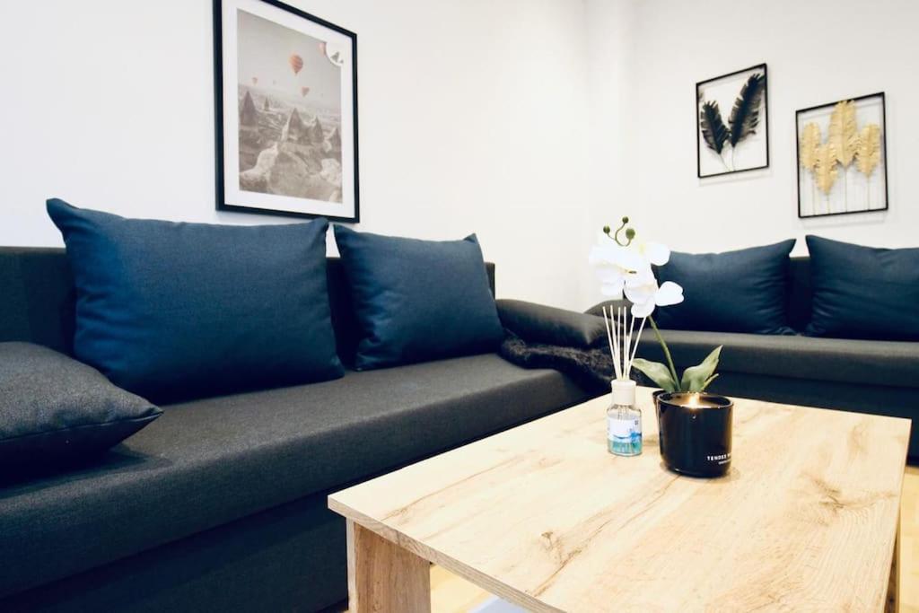 Apartment Comfy 4br With Terrace In Great Location