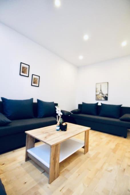 Apartment Comfy 4br With Terrace In Great Location *