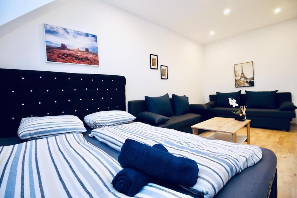 Comfy 4br With Terrace In Great Location Apartment
