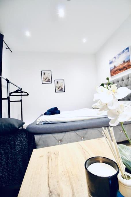 Comfy 4br With Terrace In Great Location Apartment