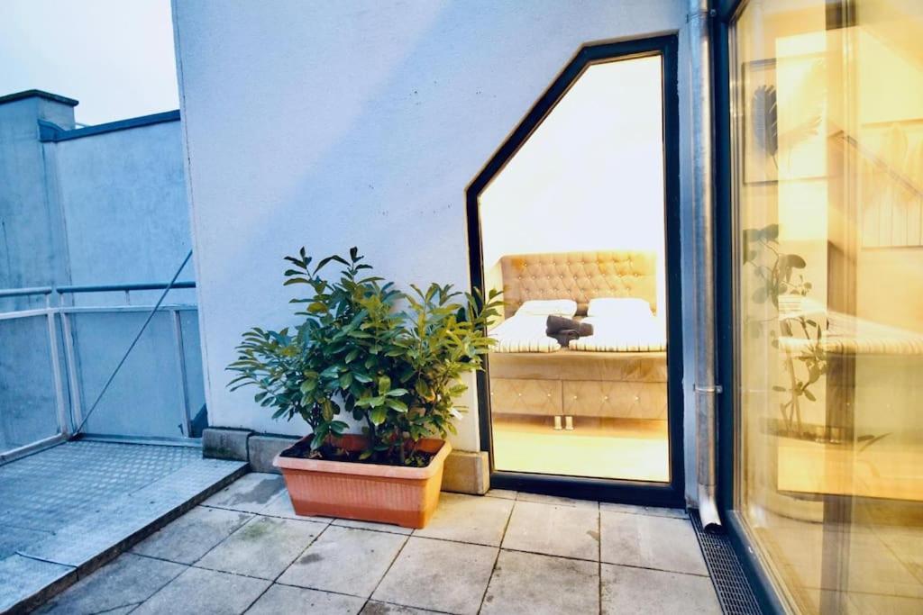 Comfy 4br With Terrace In Great Location *